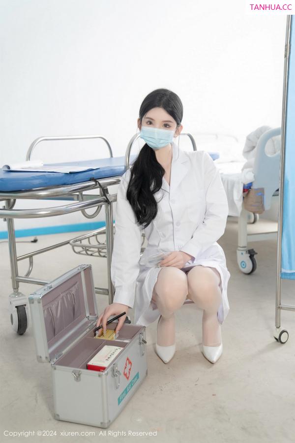 周于希dummy  [XiuRen]高清写真图 2024.04.30 No.8481 周于希Sally 丝袜美腿第12张图片